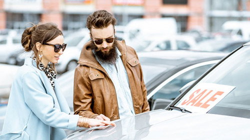 Paar-Gebrauchtwagen-265748619-AS-rh2010