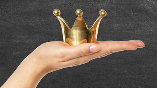 Krone-auf-Hand-136450792-AS-TeamDaf