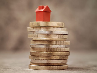 Haeuschen-auf-Muenzturm-277741713-AS-graja