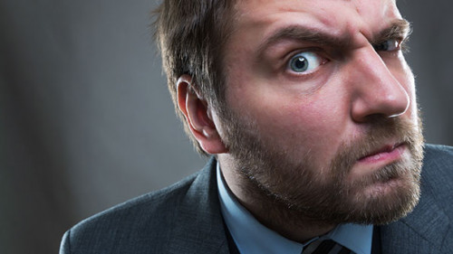 Anzugtraeger-zweifelnd-77245849-AS-Nomad-Soul