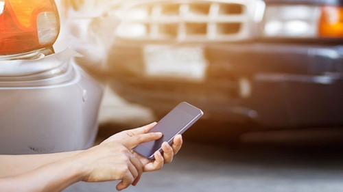 KFZ-Schaden-104260786-AS--ipopba