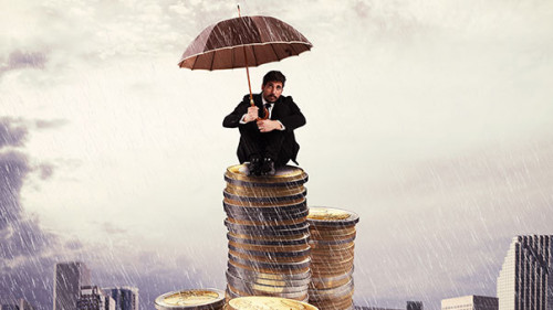 Mann-Schirm-Muenzen-Regen-105482005-FO-alphaspirit