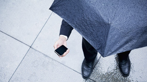 Regenschirm-Smartphone-57948923-AS--xixinxing