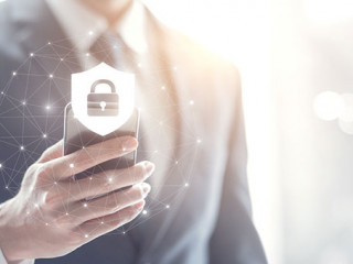 Anzugtareger-Smartphone-Schloss-280912021-AS-oatawa