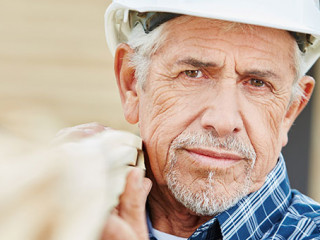 Handwerker-142490920-AS-Robert-Kneschke