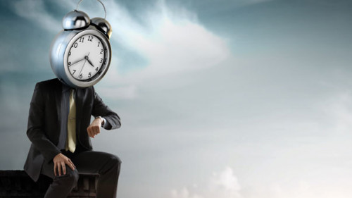 Anzugtraeger-Wecker-Kopf-295225851-AS-Sergey-Nivens