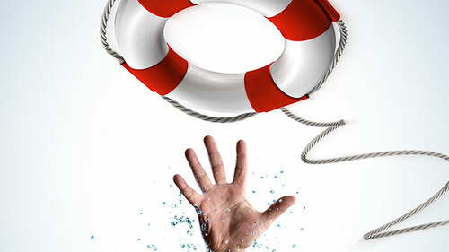 Hand-Rettungsring-119718352-FO-Romolo-Tavani