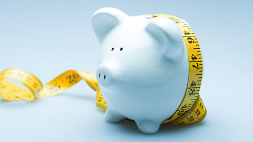 Sparschwein-Maßband-228116917-FO-BillionPhotos-com