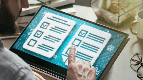 Mann-Tablet-305522742-AS-svetazi