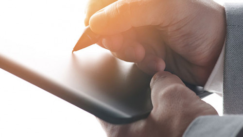 Anzugtraeger-Tablet-Touchpen-286210005-AS-PixieMe