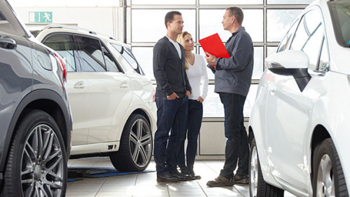 Paar-Autohaendler-71990833-FO-Karin-&-Uwe-Annas