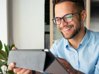 Mann-Tablet-296749009-AS-StockRocket