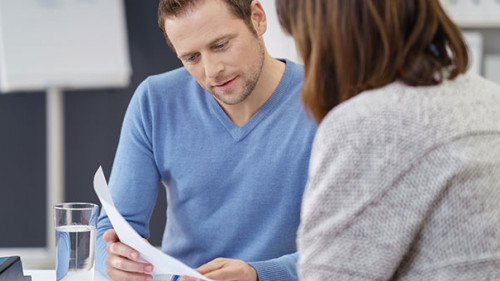 Mann-Frau-Beratung-100647326-AS-contrastwerkstatt