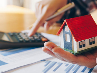 Haus-Taschenrechner-235927740-AS-nopparat