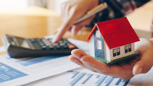 Haus-Taschenrechner-235927740-AS-nopparat