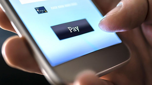 Hand-Smartphone-Pay-275606341-AS-terovesalainen