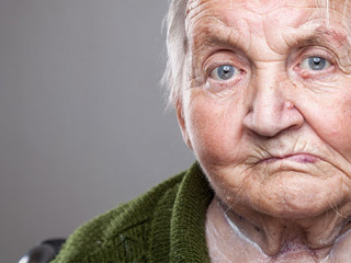 Seniorin-88681988-FO-and-one