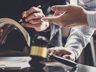 Diskussion-Richterhammer-247963248-AS-Freedomz