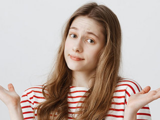 Maedchen-Achselzucken-197761892-AS-Cookie-Studio