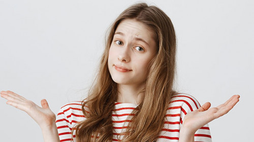 Maedchen-Achselzucken-197761892-AS-Cookie-Studio