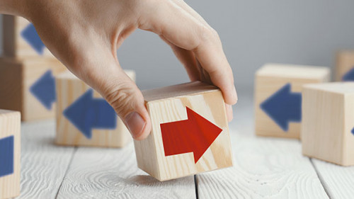 Hand-Pfeile-242359687-AS-Yeti-Studio