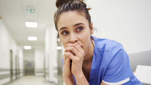 Krankenschwester-258276221-AS-gpointstudio