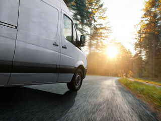 Lieferwagen-226583525-FO-m-mphoto