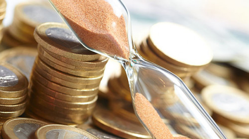 Sanduhr-Muenzen-57715153-AS-fox17