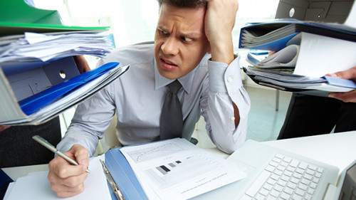 Anzugtraeger-Papier-Stress-51530382-FO--pressmaster