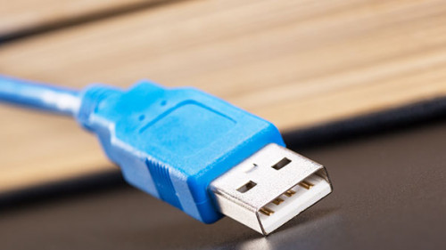 USB-Kabel-aus-Buch-69508459-FO-Nomad-Soul