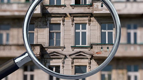 Lupe-Gebaeude-236094758-AS-bluedesign