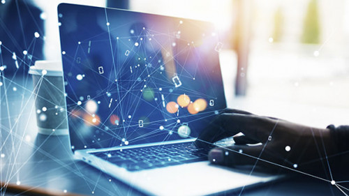 Laptop-Code-235439912-AS-alphaspirit