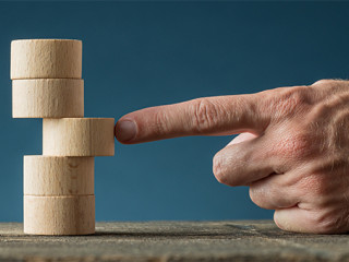 Hand-Stapel-302392296-AS-Gajus