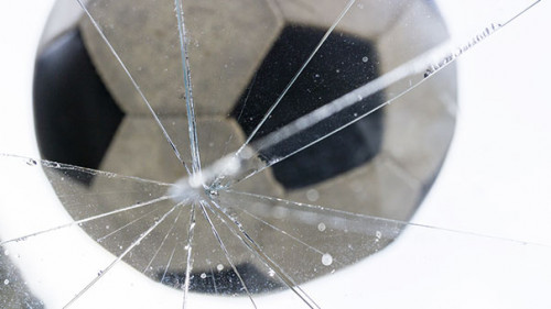 Ball-Glasscheibe-299638346-AS-gabort