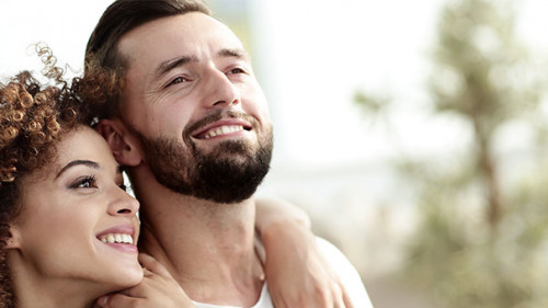 Paar-happy-223621569-AS-ASDF