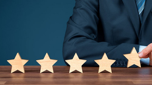 Anzugtraeger-Sterne-212488207-AS-jirsak