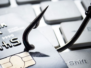 Kreditkarte-Angelhaken-91531301-AS-weerapat1003