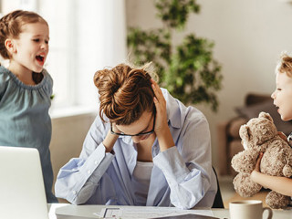 Mutter-Kinder-Stress-340444680-AS-JenkoAtaman