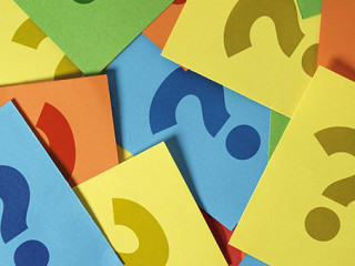 Buntes-Papier-Fragezeichen-339039293-AS-niroworld