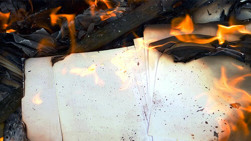 Brennendes-Papier-24895969-AS-ulza