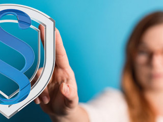 Frau-Paragraf-Schild-327808328-AS-vegefox-com