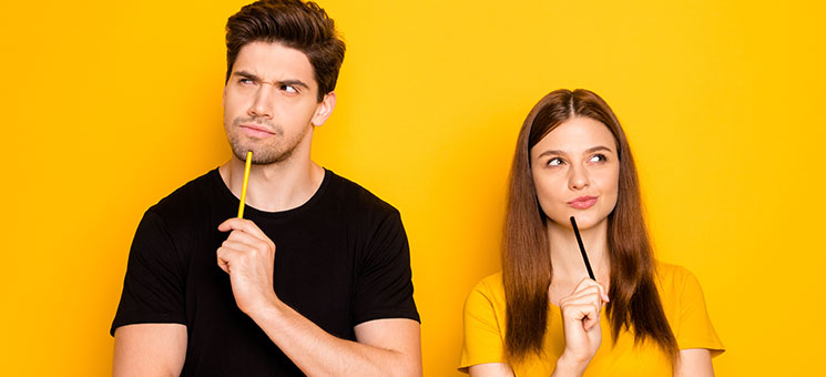 Junge-Menschen-denken-nach-304347122-AS-deagreez