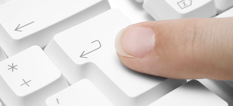 Finger-Enter-Taste-2278995-AS-Marc-Dietrich