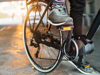 E-Bike-251518350-AS-Halfpoint