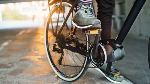 E-Bike-251518350-AS-Halfpoint