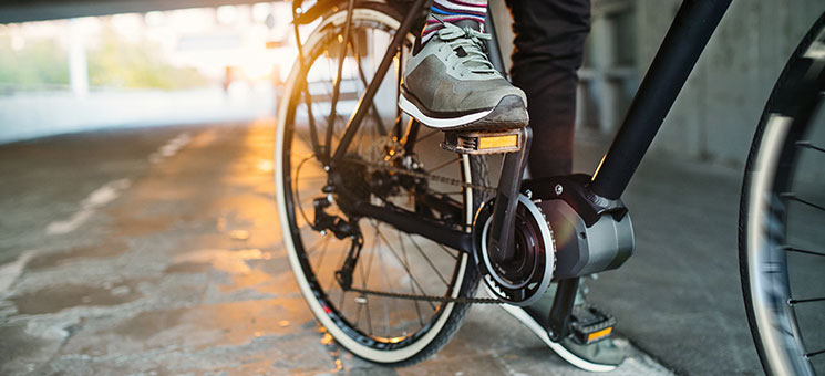 E-Bike-251518350-AS-Halfpoint