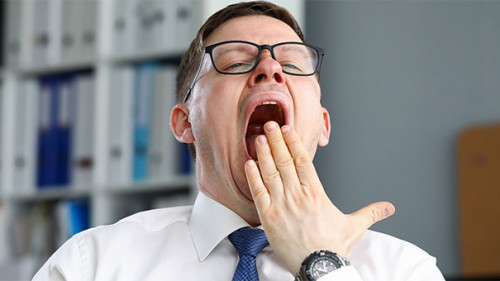 Anzugtraeger-gaehnt-339570794-AS-megaflopp