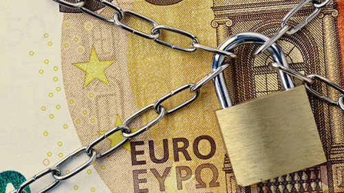 Geldschein-Schloss-Kette-254646826-AS-calypso77