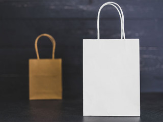 Tueten-klein-groß-316990873-AS--faithie