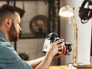 Fotograf-Computer-338006343-AS-JenkoAtaman